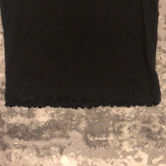 UO Ruffle Basic T - Picture 4 of 4